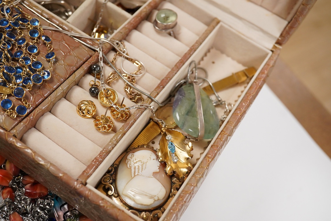 A 9ct gold bracelet, 18cm, 3.5 grams and a quantity of silver, white metal, 925 and costume jewellery, a gold plated half hunter pocket watch contained in a jewellery box.